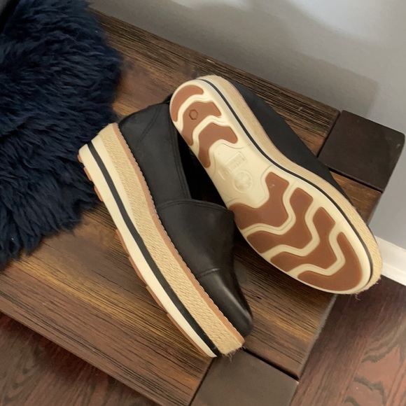 Platform Flats - Picture 3 of 3